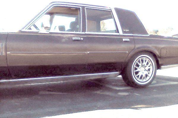 1982 chrysler New Yorker in very good condition.