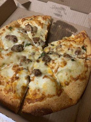 This looks more like a cheese pizza with specks of sausage. Where is the Chile verde? Very disappointing