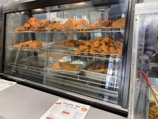 Warming display of fried foods