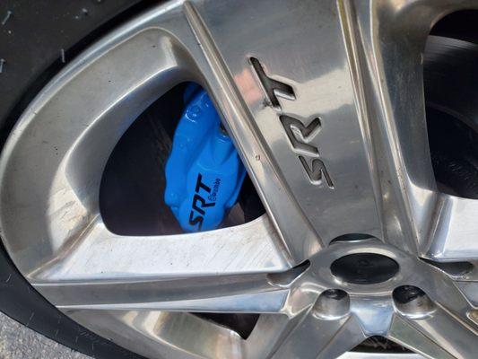 Jeep SRT 8 break calipers