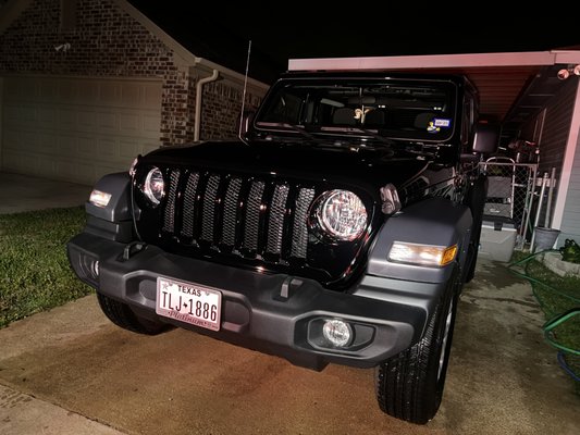 Late night but this jeep is still shining after our exterior detail package!