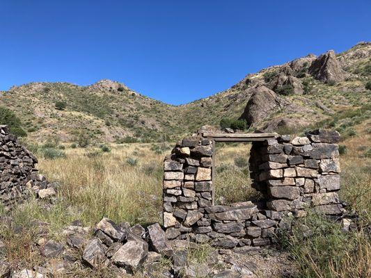 Bar canyon ruins