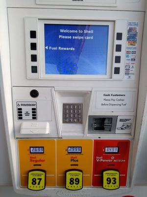 Gas pump with monitor #shell #yelpcincy #gasstations