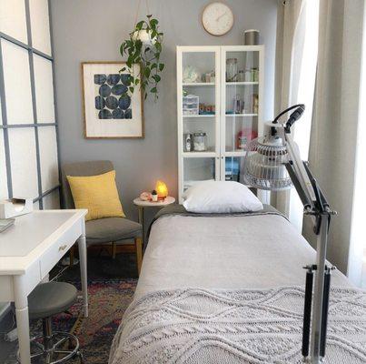 Unlike the drab, clinical rooms you may expect from other health providers, SuNu is charming and inviting. Who wouldn't want to relax here?!