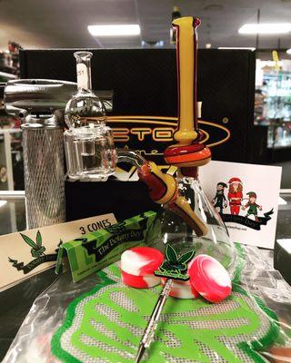 What more could ya need? Water pipes are 25% off all December long PLUS we offer free gift wrapping!