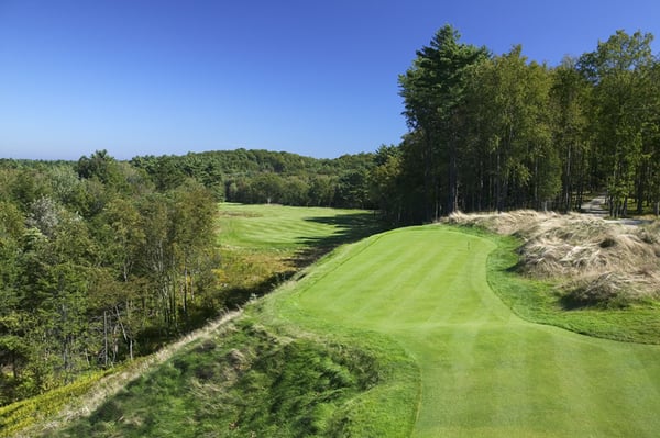 #9 Geronimo Par 4, 466 yards. 70 foot elevation drop from tee box...