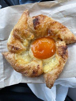 Apricot croissant