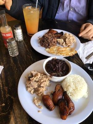 Sampler plate (stage front) and El Obrero