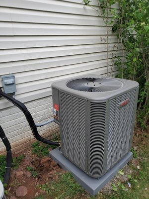 LENNOX 14 SEER AIR CONDITIONER