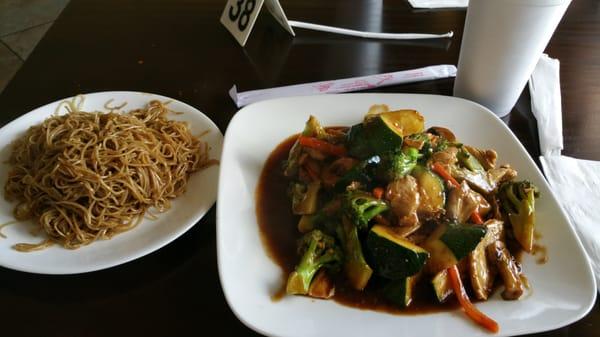 Hunan chicken special with lo mein