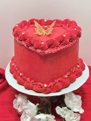 Give a beautiful heart cake for any occasion.