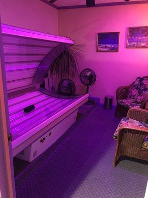 Private room and Level 5 tanning bed!