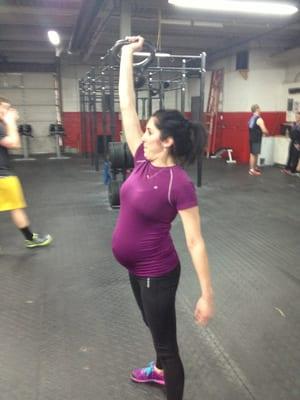 3rd trimester and still crossfitting!