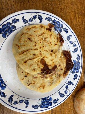 Pupusa mixta