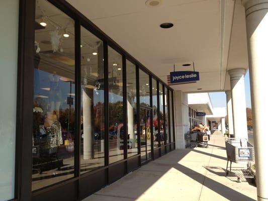 Store front Watchung Square Mall , Rt 22 NJ