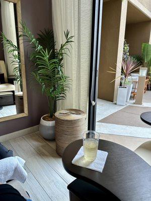 Pedi room with sea breeze and champagne :)