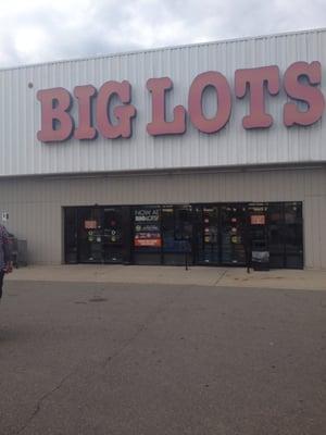 Big Lots exterior.