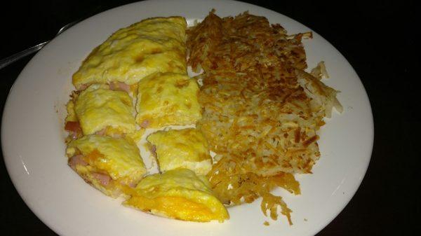 Ham and cheese omelet w crispy hash browns