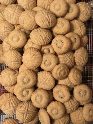 Walnut and dates stuffed cookies