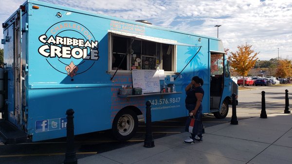 The food truck parked outside Tanger Outlet.