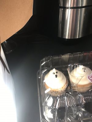 Ghost buttercream cupcakes