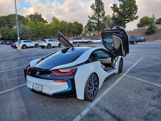 2016 i8