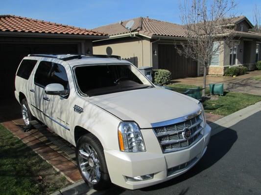 Windshield cut out of 03 Cadillac Escalade