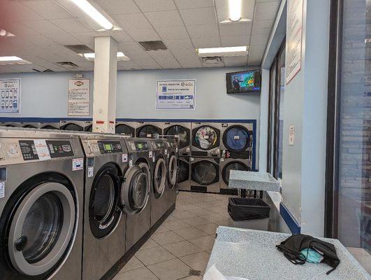 Machines were many and clean. Different sizes for different loads!