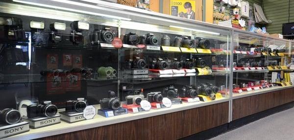 Digital Cameras and Lenses SLRs and accessories from Canon, Nikon, Olympus, Tamron and Sony