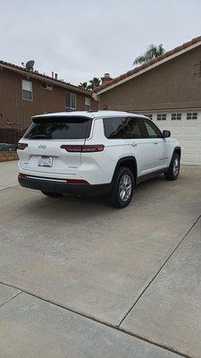 23 grand Cherokee L