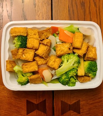 Tofu with steamed vegetables