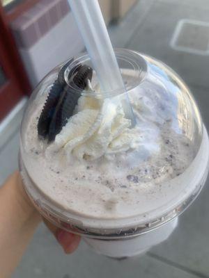 Oreo Shake with Mariannes Ice Cream