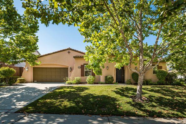 Exclusive, Black Oak gated community in Whitney Ranch boast over 3500 square feet and a casita, all on one story!