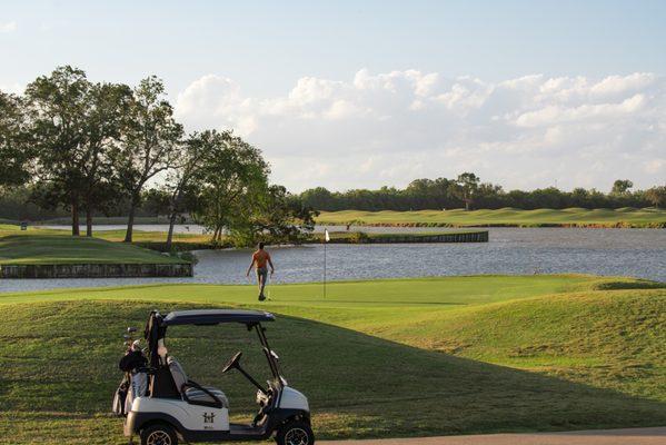 Private Golf Club near Houston Metroplex.