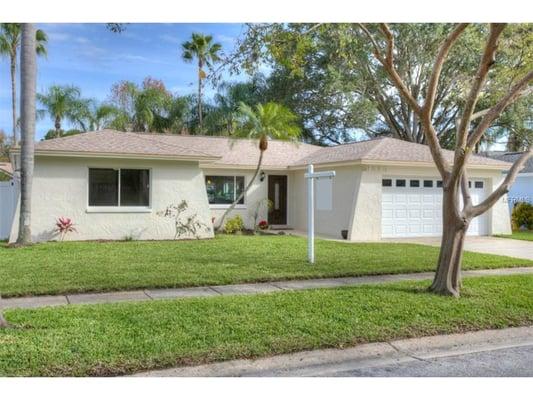 This lovely 4/2/2 pool home was just sold in the Seminole area by Ken Rankin P.A. Real Estate