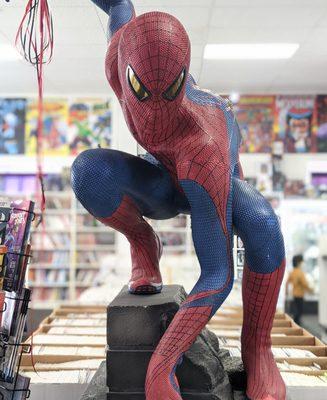 1:1 spiderman statue