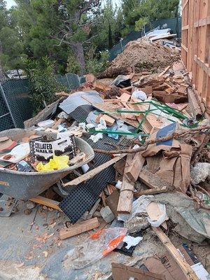 We take construction debris. Our team will do the heavy lifting.  Call us for a free estimate. Los Angeles, Ca