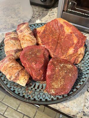 Filets and ribeye. Also bacon wrapped shrimp and filet jalapeño popper.