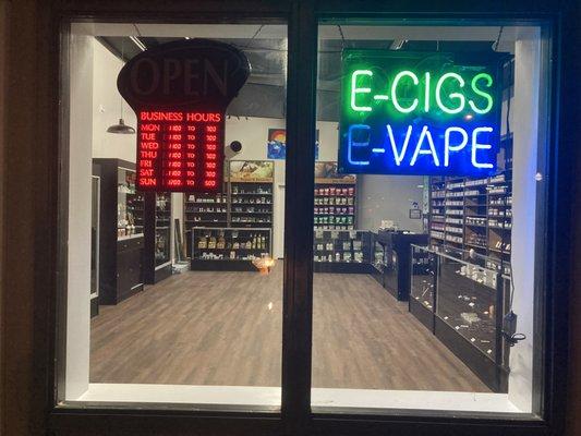 Ejuice, e-liquid, vapes, disposables, batteries, cartridges, mods