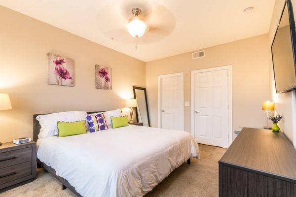 Peachtree Hideaway Deluxe King Suite