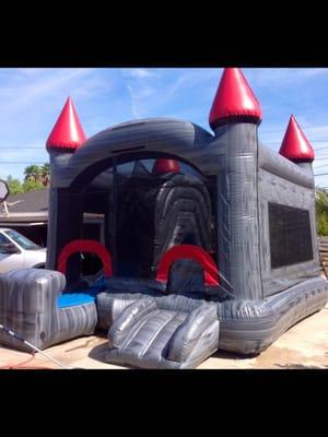 5 in 1 Jumper includes the bounce area, a tunnel, stairs, slide, and basketball court.