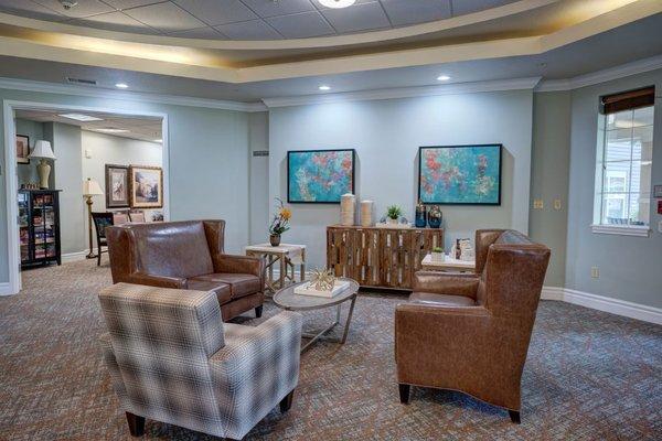 The Courtyards at Mountain View | Independent Living, Assisted Living & Memory Care | Denver, CO | Seating