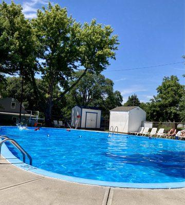 It's a beautiful day at Robin Hill Pool!