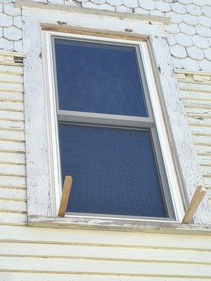 How Kendallville. Glass installed windows