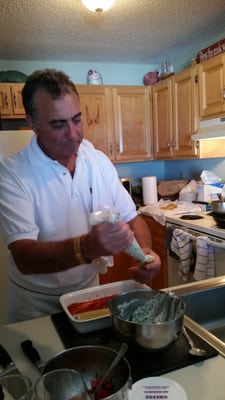 Filling the manicotti