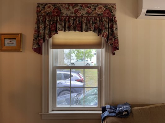 Upholstered Tapered Valance Cornice