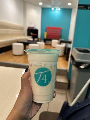 Jasmine Milk Tea with Salted Cream