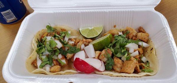 Dos Tacos De Pollo