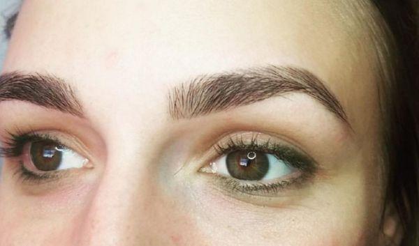 Beautiful brow shape & tint!