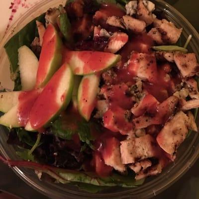 Gorgonzola cheese and grilled chicken salad with strawberry purée vinaigrette dressing